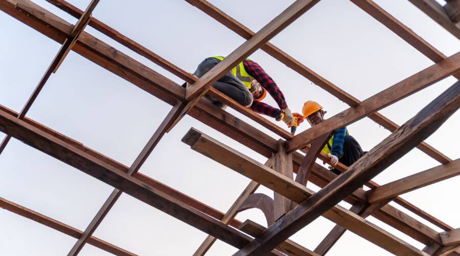 Professional gutter cleaning services in Pearsall, TX